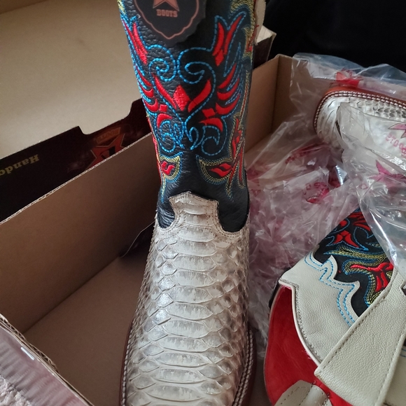 Los Altos Western Wear - Picture 2 of 3